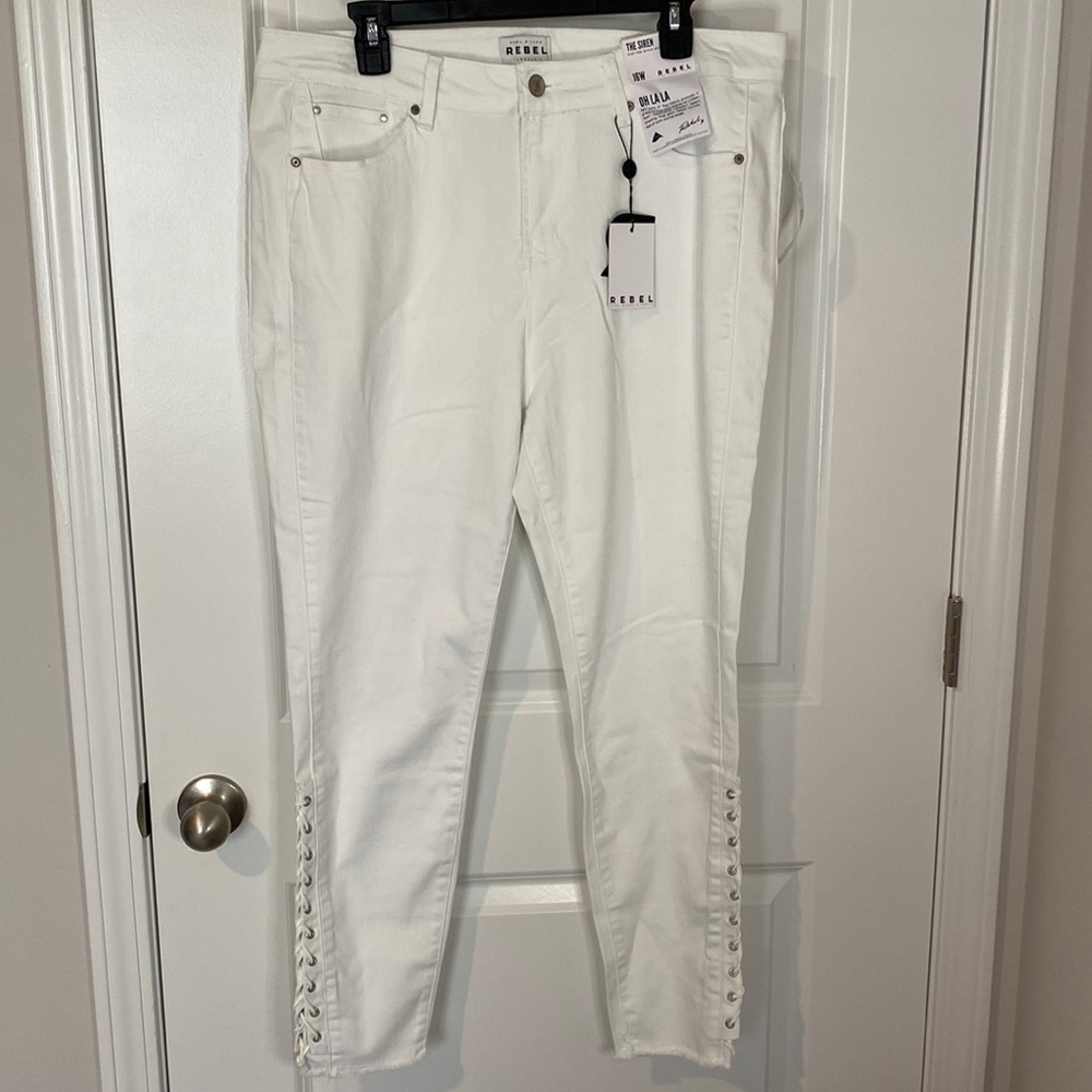 NWT Rebel Wilson the siren ankle skinny jeans
